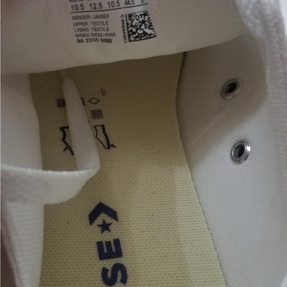 2 pair of brand new converse never worn. Size 10.5 - Picture 5 of 6